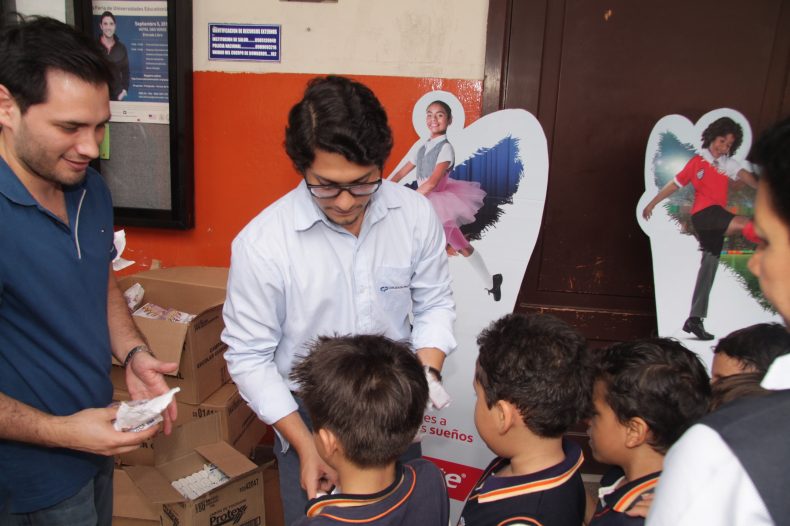 “Futuros Brillantes” visita la Unidad Educativa José Domingo de Santistevan