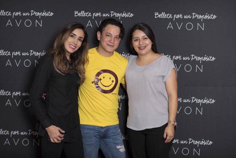AVON dibujó sonrisas en mujeres con cáncer