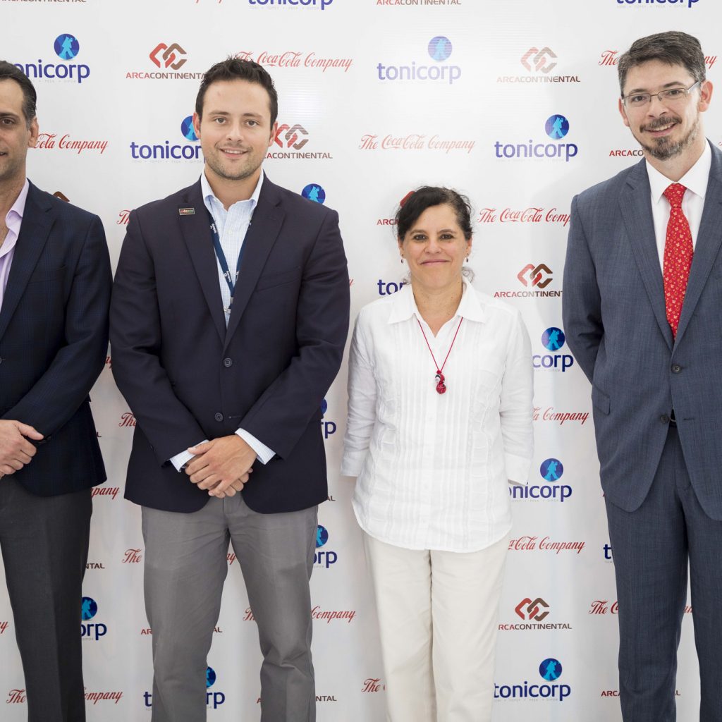 LA EMBAJADORA DE MÉXICO VISITÓ LAS PLANTAS DE ARCA CONTINENTAL