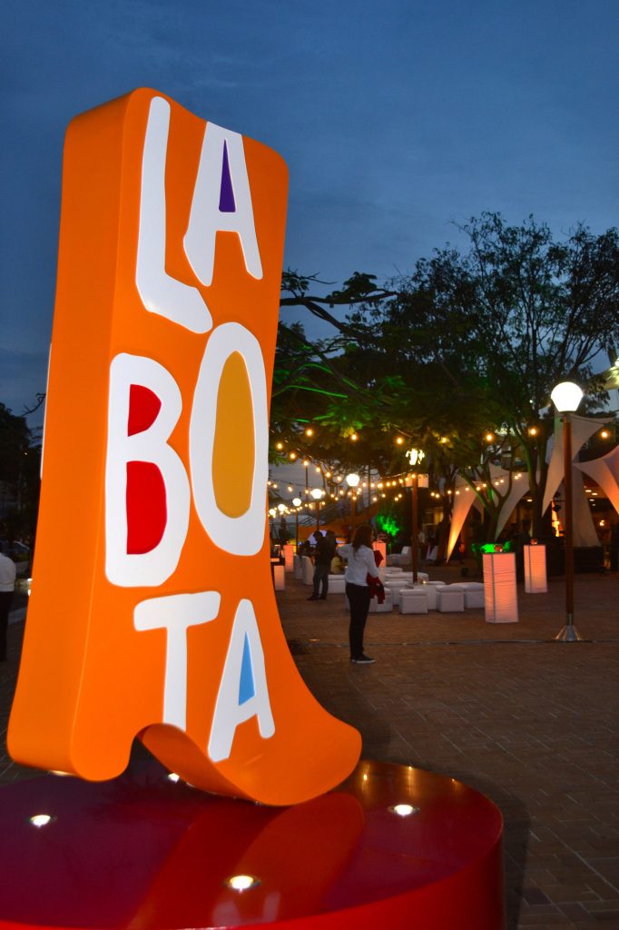 COMEDIA, DRAMA Y ARTE ARGENTINO EN LA BOTA