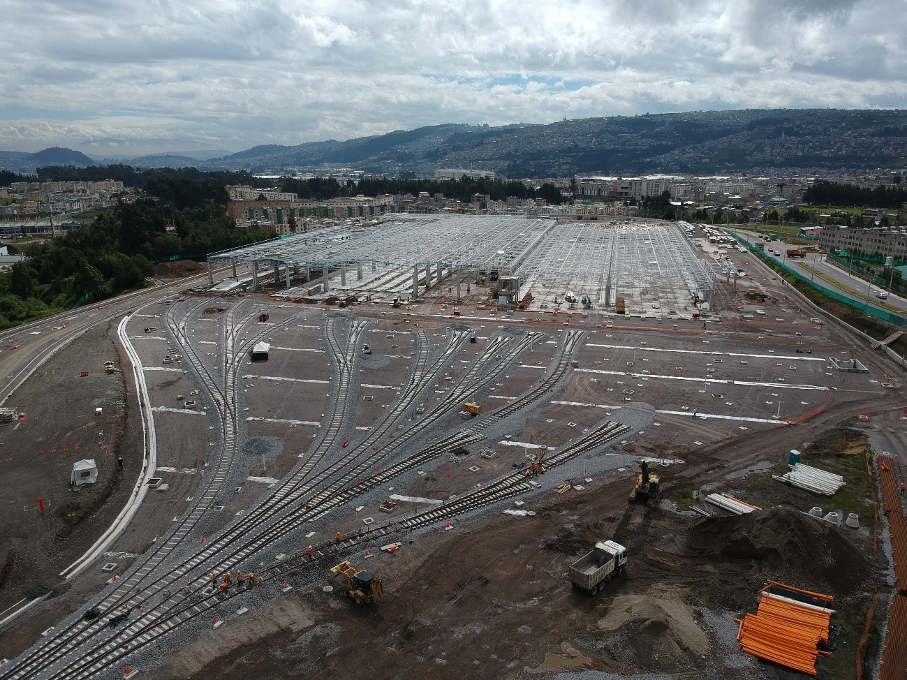 Consorcio Línea 1 del Metro de Quito culminó construcción de la losa inferior en 12 estaciones