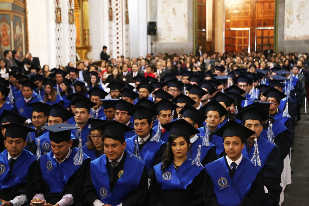 LA UISEK INCORPORÓ A LOS ESTUDIANTES DE POSTGRADO EN LA IGLESIA DE GUÁPULO