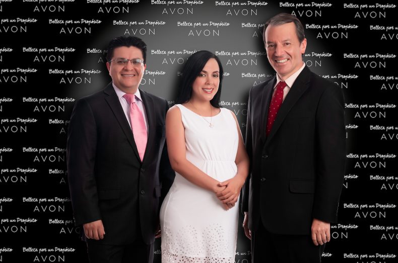 AVON CUMPLE 26 AÑOS EN ECUADOR Avon