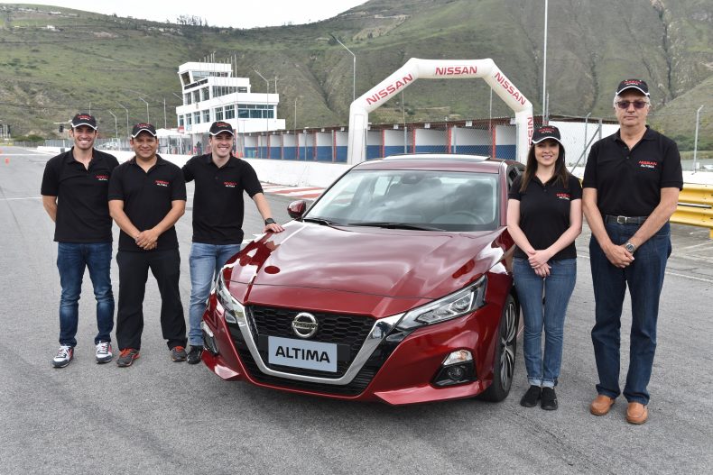 Nissan Altima fue puesto a prueba en un emocionante Test Drive Nissan Altima