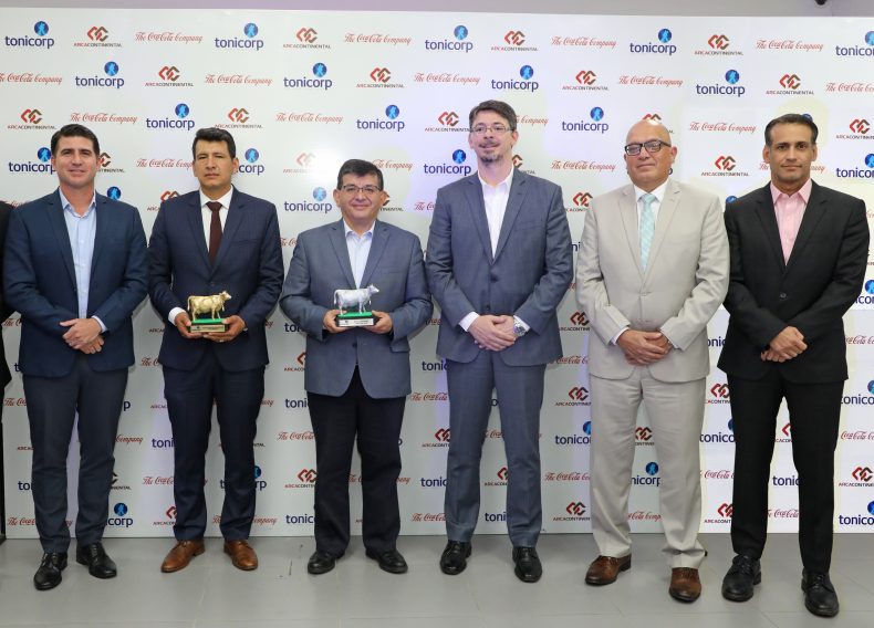 TONICORP PREMIÓ LAS MEJORES PRÁCTICAS DEL SECTOR GANADERO DEL PAÍS TONICORP PREMIÓ LAS MEJORES PRÁCTICAS DEL SECTOR GANADERO DEL PAÍS