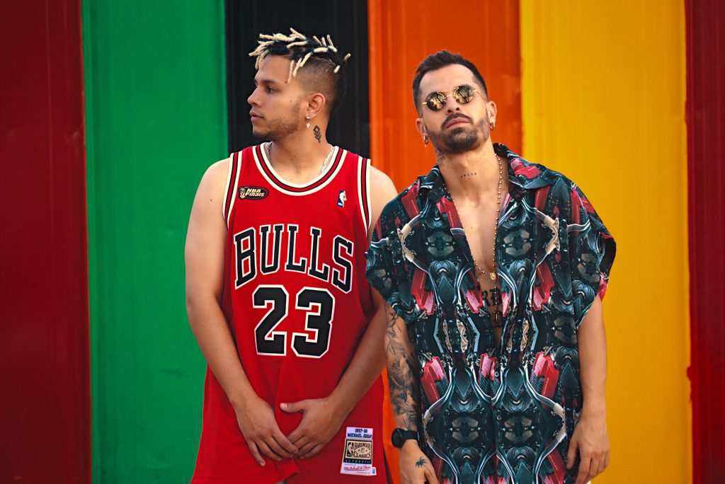 Mike Bahía arrasa en los premios Heat y estrena con éxito su single LA LÁ.