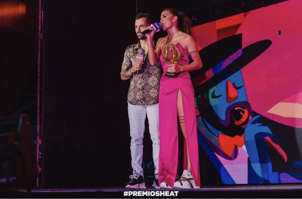Mike Bahía arrasa en los premios Heat y estrena con éxito su single LA LÁ.