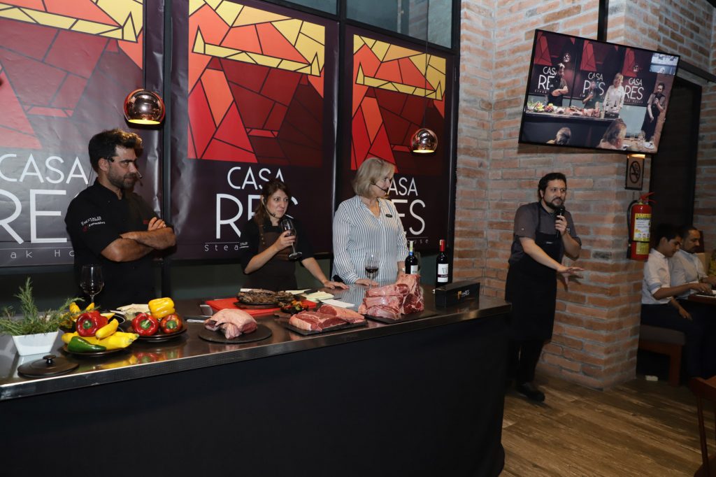Casa Res apertura nuevo local en Guayaquil con el taller “una noche de cortes y maridaje” presentado por el especialista argentino Hernán Méndez