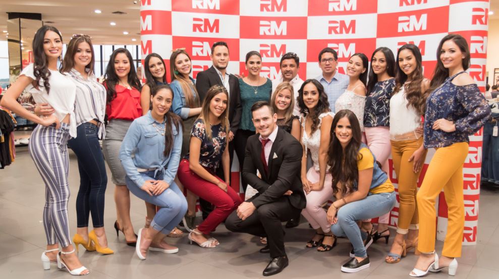 Candidatas a Reina de Guayaquil desfilaron la nueva colección 2019 de RM