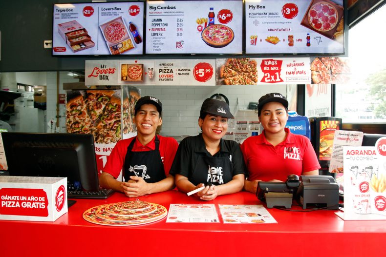 PIZZA HUT LLEGA A LA UNIVERSIDAD CATÓLICA SANTIAGO DE GUAYAQUIL UCSG PIZZA HUT LLEGA A LA UNIVERSIDAD CATÓLICA SANTIAGO DE GUAYAQUIL UCSG