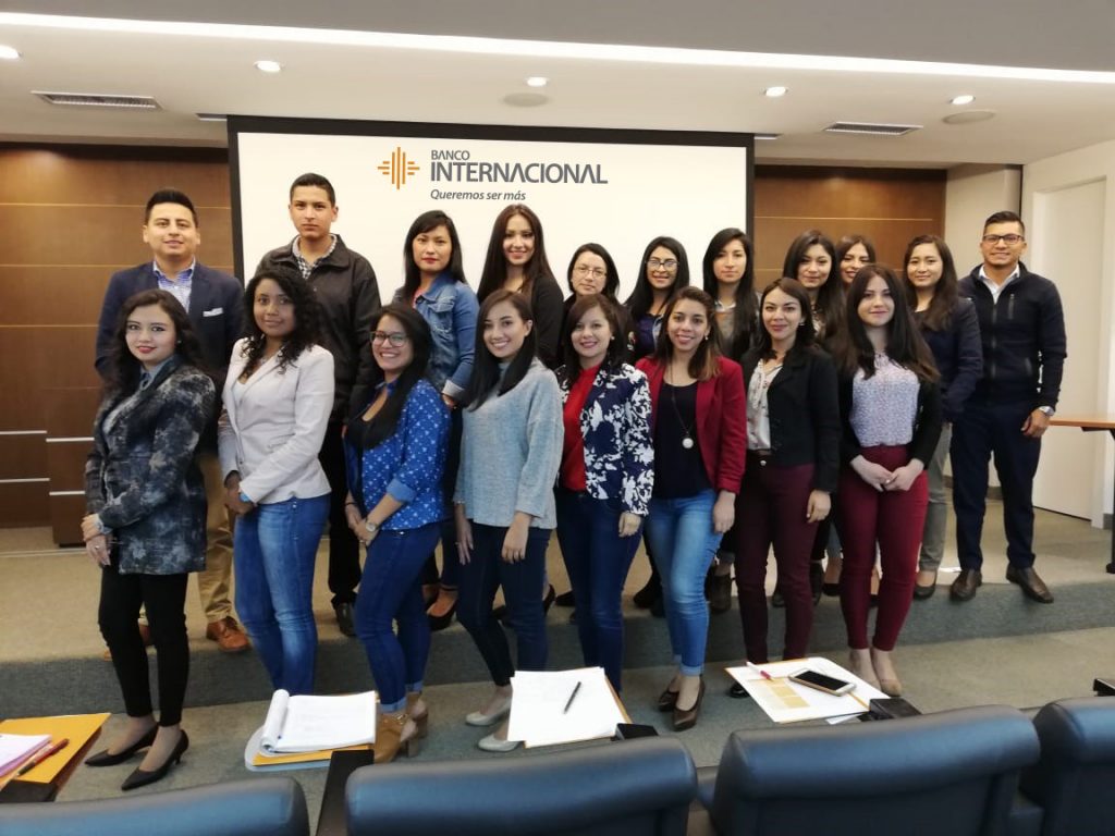 BANCO INTERNACIONAL RATIFICA SU COMPROMISO CON EL DESARROLLO PROFESIONAL DE LOS JÓVENES ECUATORIANOS
