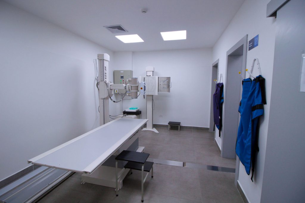 VERIS apertura nuevas plataformas digitales para manejar servicios de salud y presentó en Quito central médica integrada con tecnología de punta