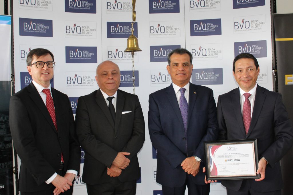 EN QUITO SE REALIZÓ EL CAMPANAZO BURSÁTIL DEL FONDO FIBRA ECU 01