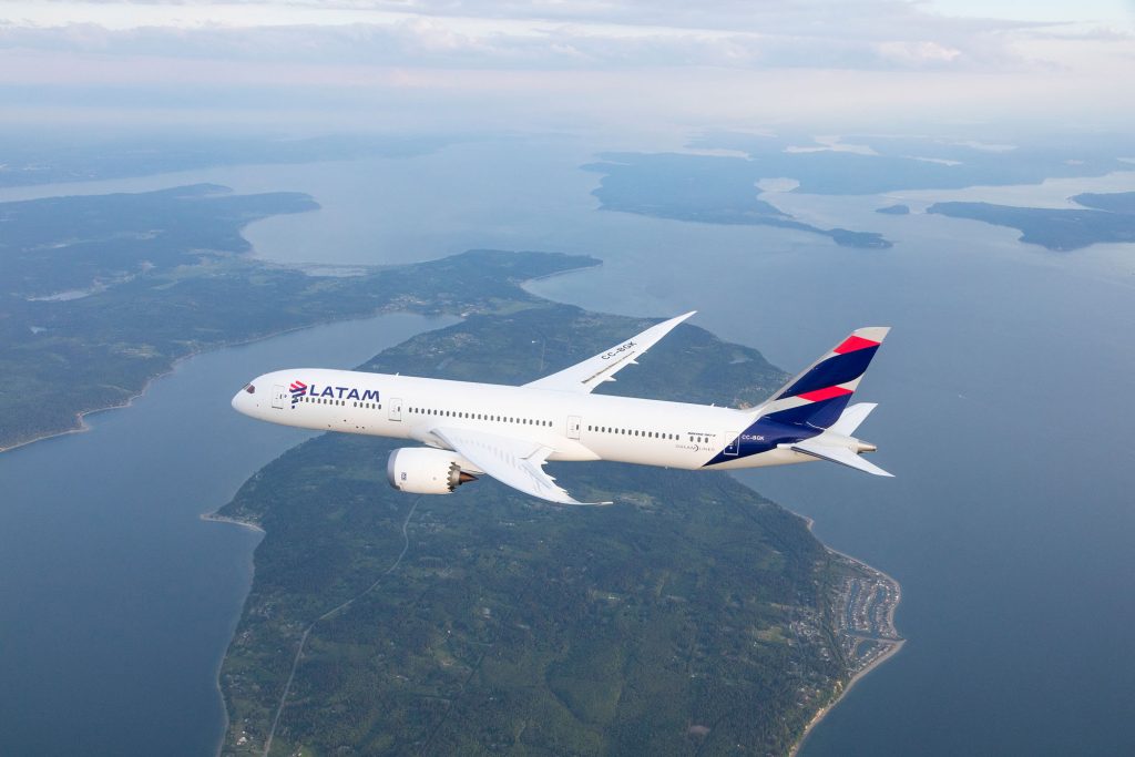 LATAM reconocido como el grupo de aerolíneas más puntual del mundo por segundo mes consecutivo