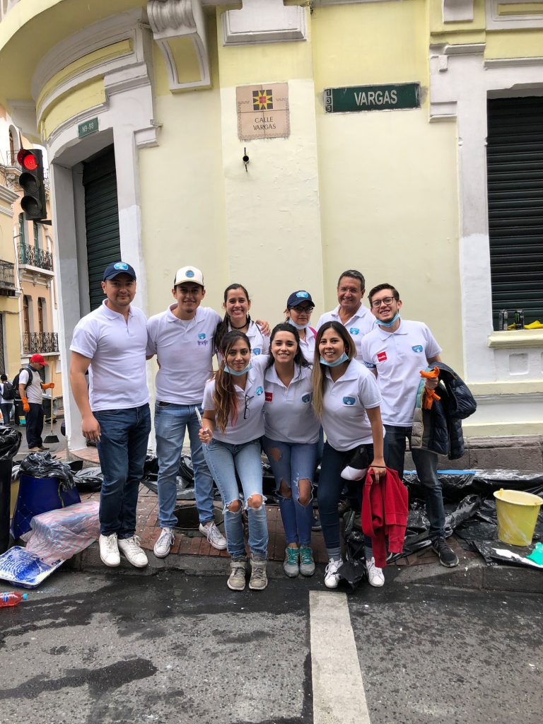 El equipo Alpina se unió a la Minga por Quito