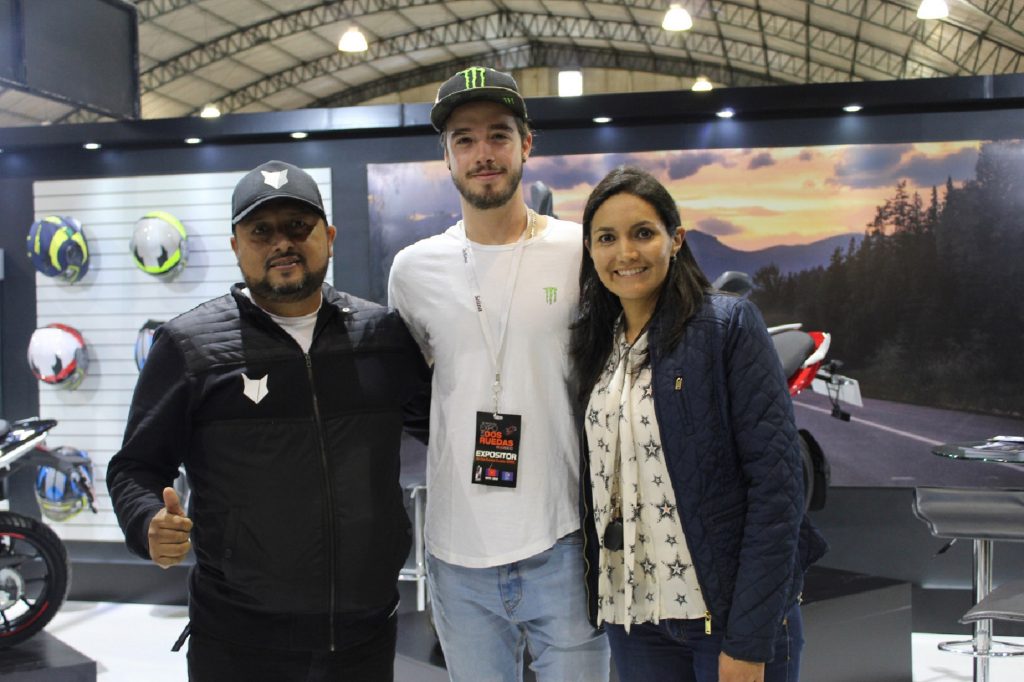 20 EXPOSITORES PARTICIPARON EN LA EXPO EN DOS RUEDAS