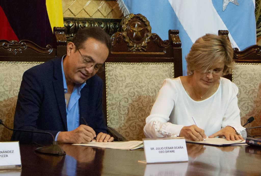 Firma de convenio beneficia a mujeres