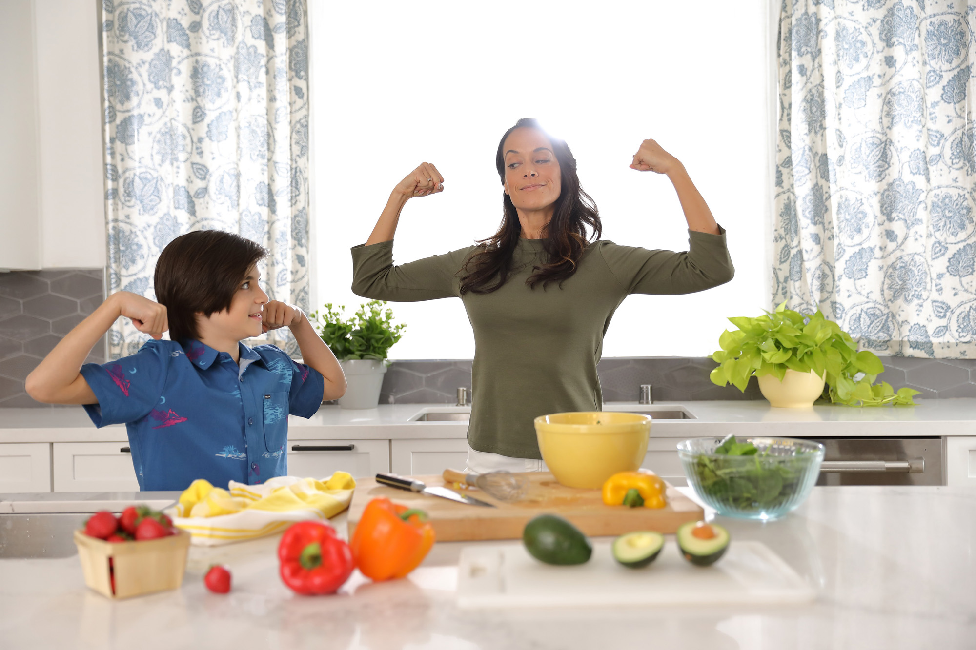 DESCUBRE QUÉ VITAMINAS Y ALIMENTOS SON ESCENCIALES PARA FORTALECER EL SISTEMA INMUNOLÓGICO