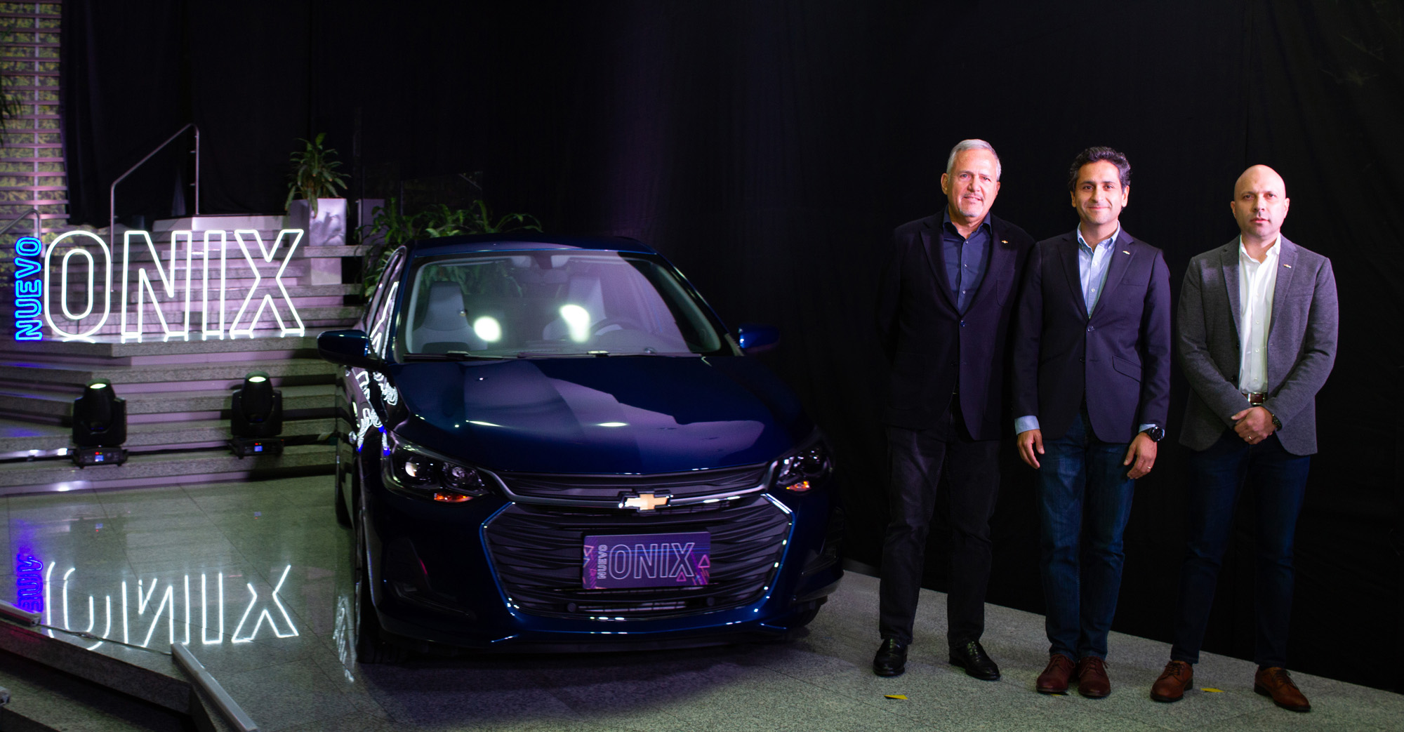NUEVO CHEVROLET ONIX LLEGA A CAMBIARLO TODO