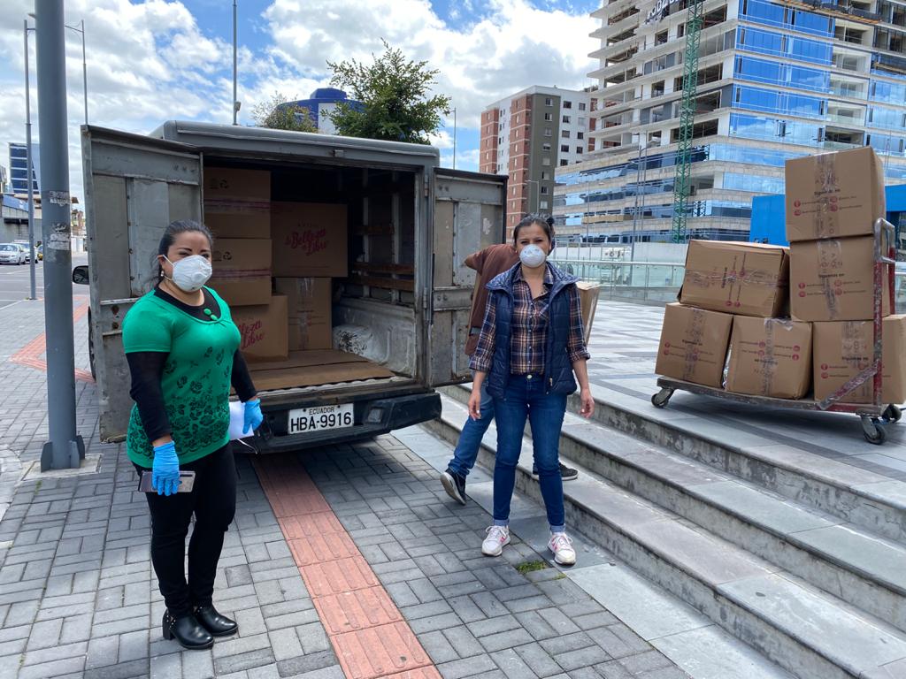 Avon Ecuador donó kits de lencería de cama para pacientes de Covid-19 en Pichincha