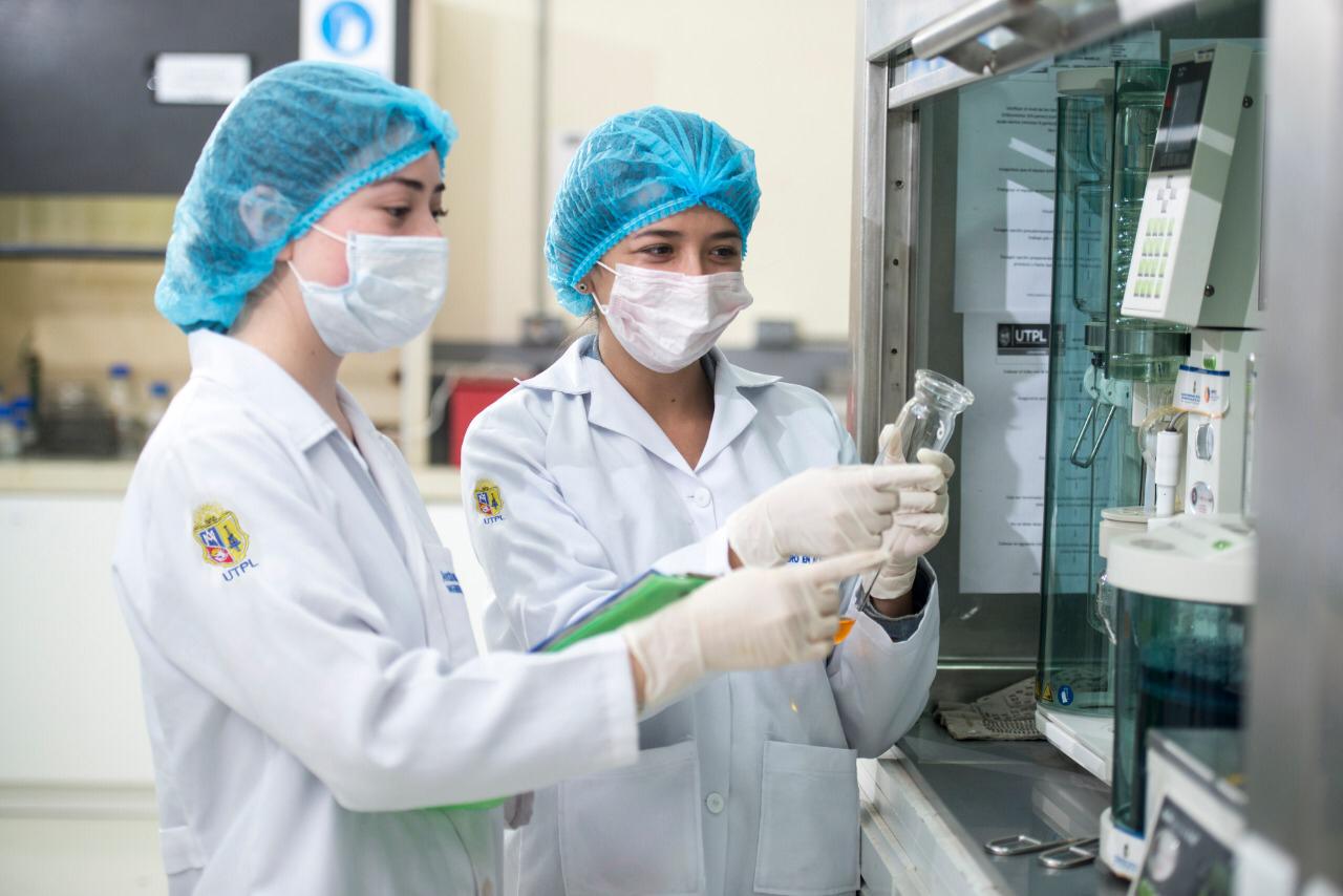 UTPL contribuye al traslado de muestras de COVID-19 para que puedan ser analizadas