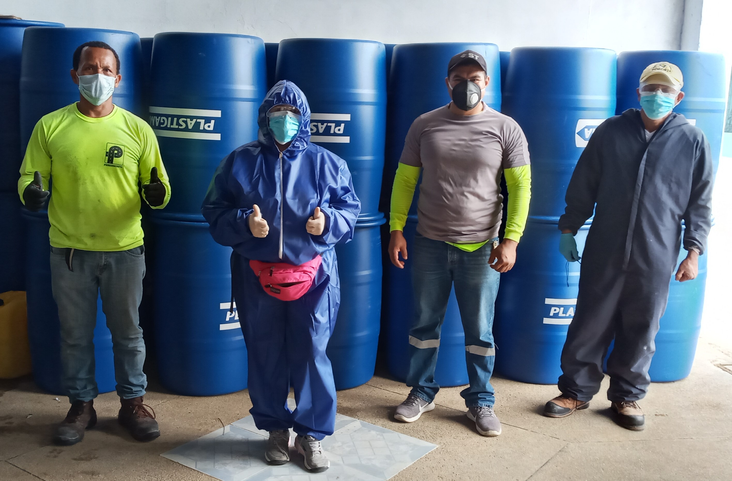 PLASTIGAMA WAVIN REALIZA DONACIÓN DE TANQUES PARA ALMACENAR AGUA EN PARROQUIAS VULNERABLES DE GUAYAQUIL