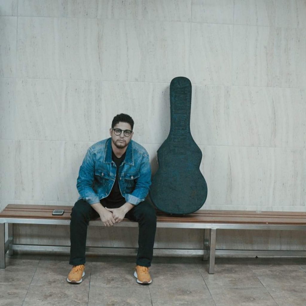 Israel Maridueña presenta su nuevo tema "Es Jesús"