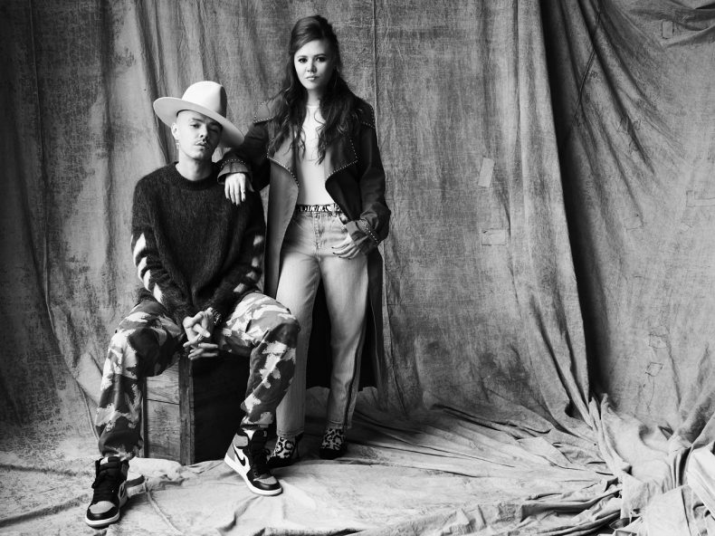 JESSE & JOY estrenan "AIRE" su nuevo álbum de estudio acompañado de "ALGUIEN MÁS" nuevo sencillo. JESSE & JOY estrenan "AIRE" su nuevo álbum de estudio acompañado de "ALGUIEN MÁS" nuevo sencillo.