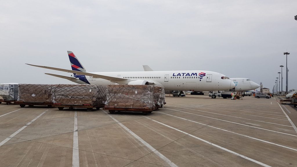 LATAM continúa moviendo flores desde Ecuador y Colombia, más de 5.000 toneladas se movilizaron por el día de las madres