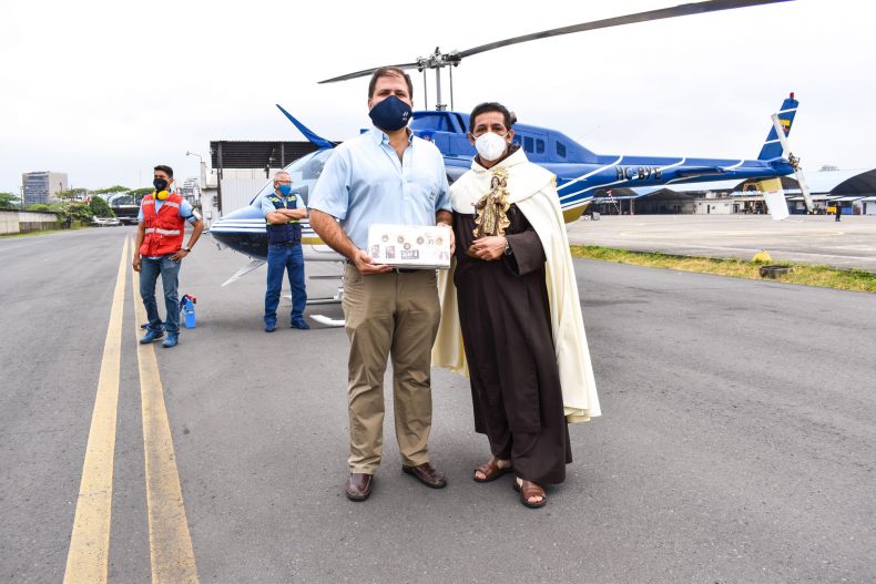 En honor a la Virgen del Carmen se realizó sobrevuelo en Guayaquil y sus alrededores En honor a la Virgen del Carmen se realizó sobrevuelo en Guayaquil y sus alrededores