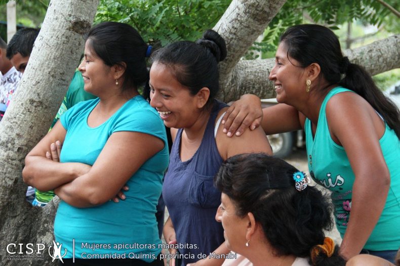 MUJERES ORGANIZADAS ENFRENTARON CRISIS Y CUMPLIERON OBJETIVOS MUJERES ORGANIZADAS ENFRENTARON CRISIS Y CUMPLIERON OBJETIVOS