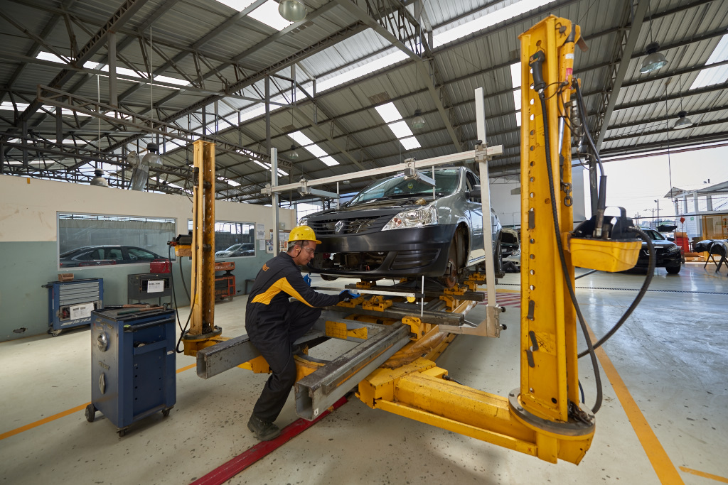 RENAULT CUENTA CON UN ÁREA DE SERVICIO POSVENTA TOTALMENTE EQUIPADA Y CAPACITADA