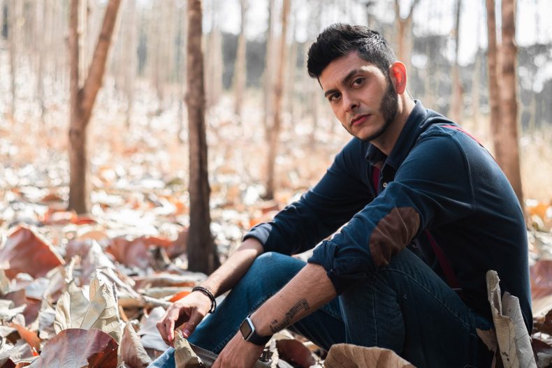 “LO QUE SIENTO” ES LA ROMÁNTICA CANCIÓN CON LA QUE DEBUTA EL ARTISTA ECUATORIANO LEO TOLEDO “LO QUE SIENTO” ES LA ROMÁNTICA CANCIÓN CON LA QUE DEBUTA EL ARTISTA ECUATORIANO LEO TOLEDO