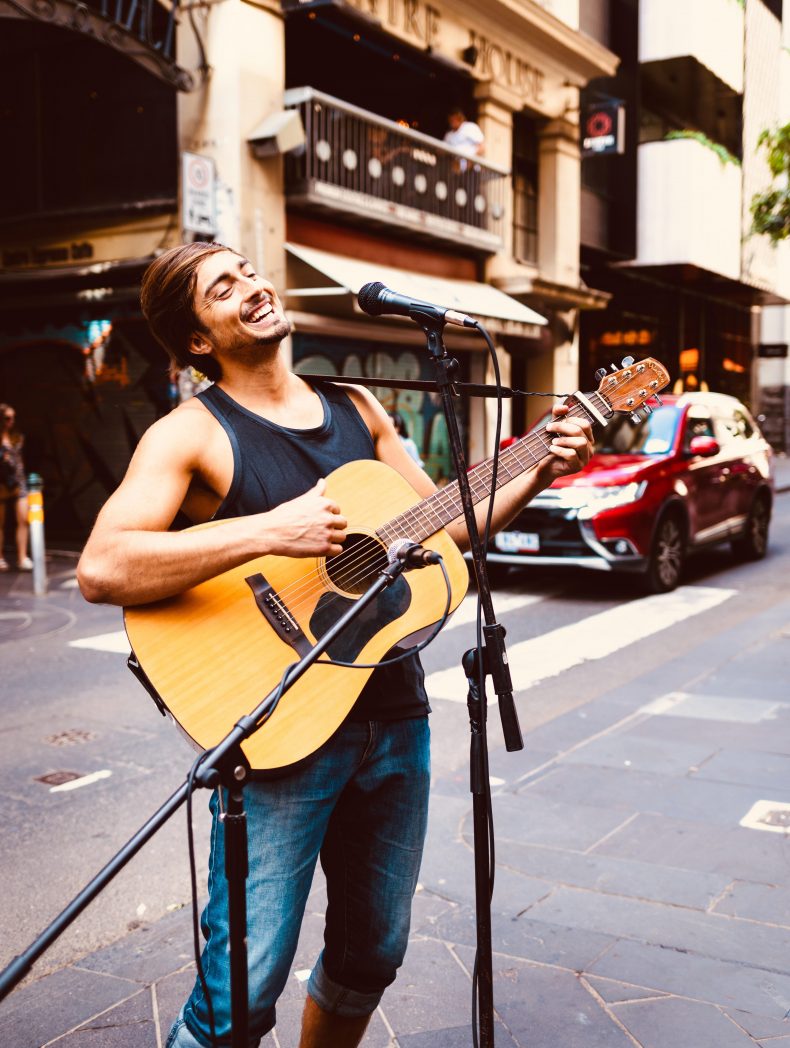 Mîkey Narr presenta la canción perfecta para viajar en carretera hacia la naturaleza, sin salir de casa Mîkey Narr presenta la canción perfecta para viajar en carretera hacia la naturaleza, sin salir de casa