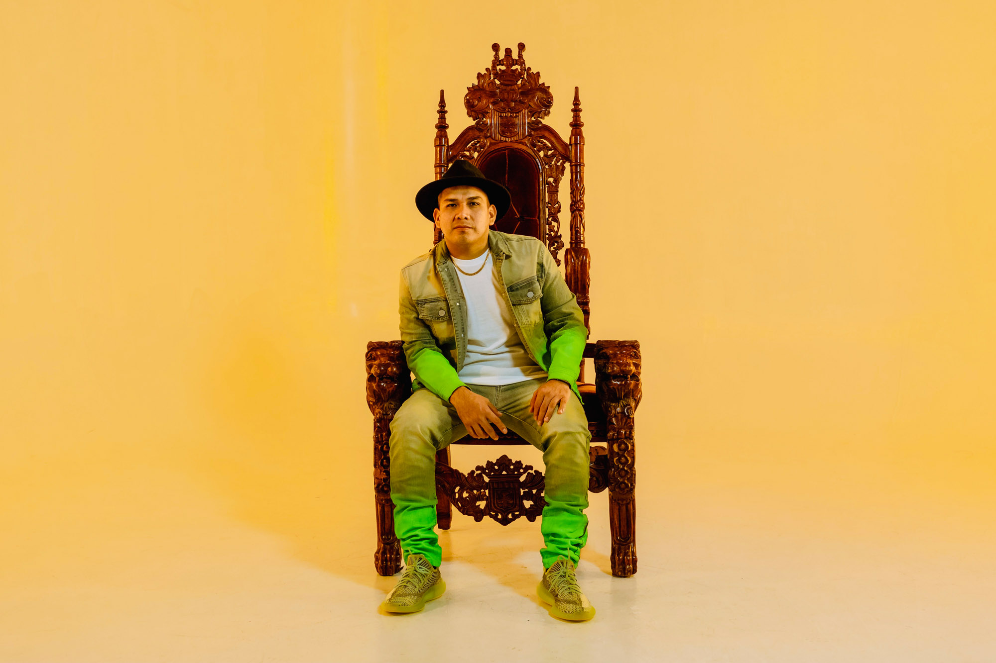 Rolando Plasencia presenta su más reciente producción musical "Hey Mama Rica"
