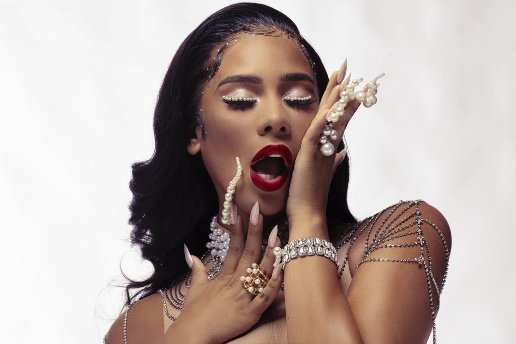 La revelación mundial Cyn Santana, supera el millón de views con su sencillo ‘Come’