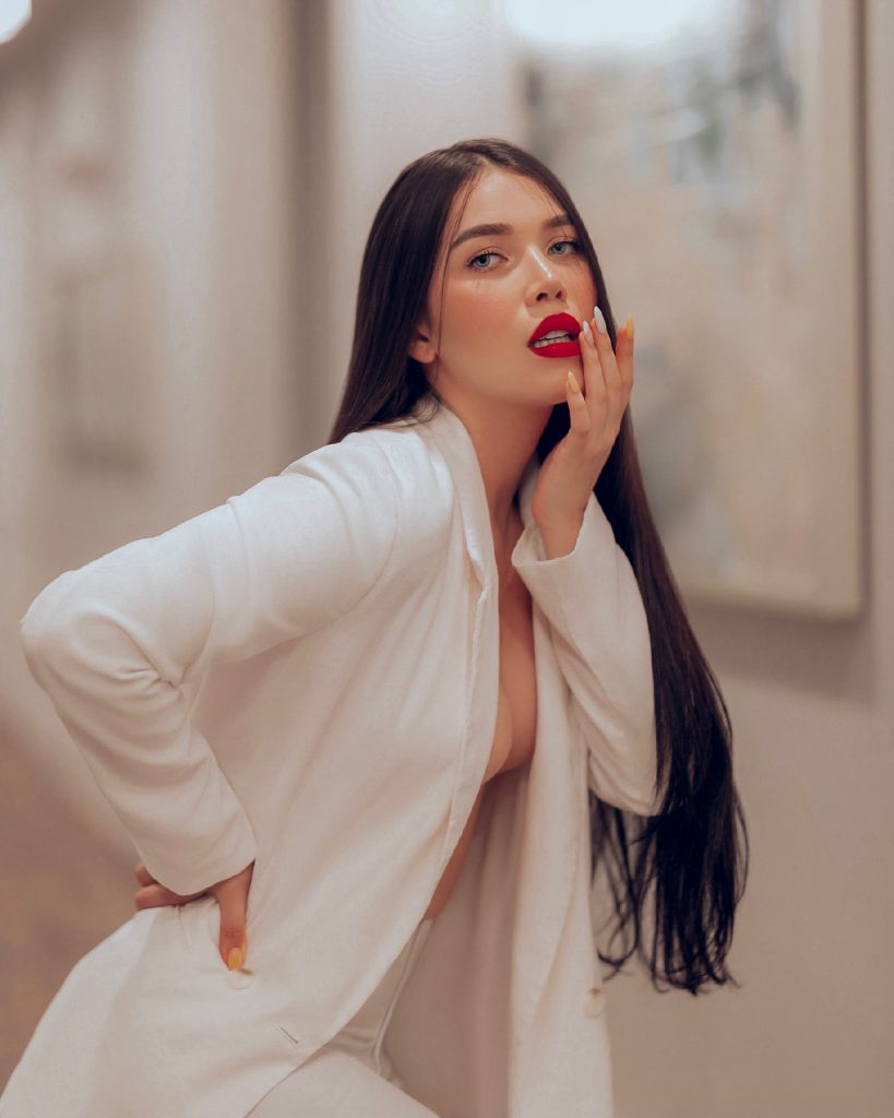 Sugey Muñoz, la modelo venezolana que protagoniza “Si te atreves” de J Balvin