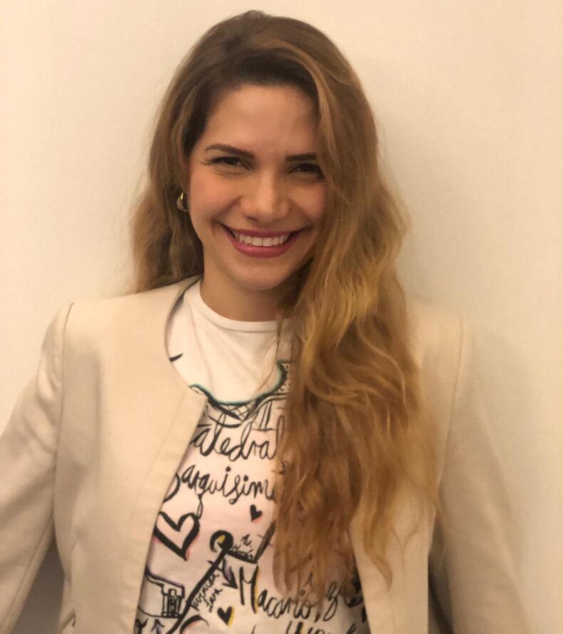 Liley Ballesteros forja su gran carrera profesional entre la pintura, la fotografía y las comunicaciones