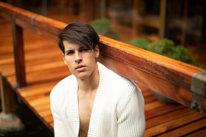 El cantante Leandro Aceves desnuda el alma a través de su música.