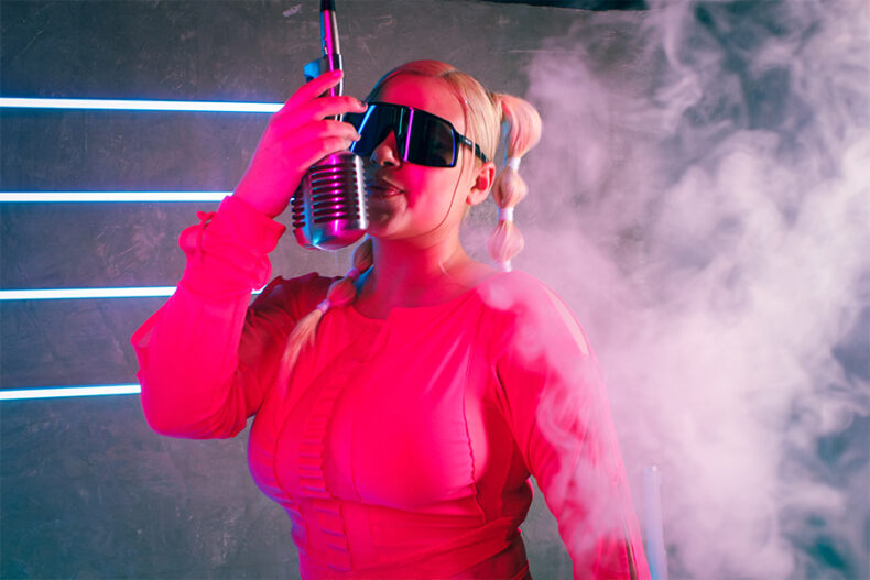 Fhany Santin regresa con un Dancehall y pop para “Mil Opciones”.