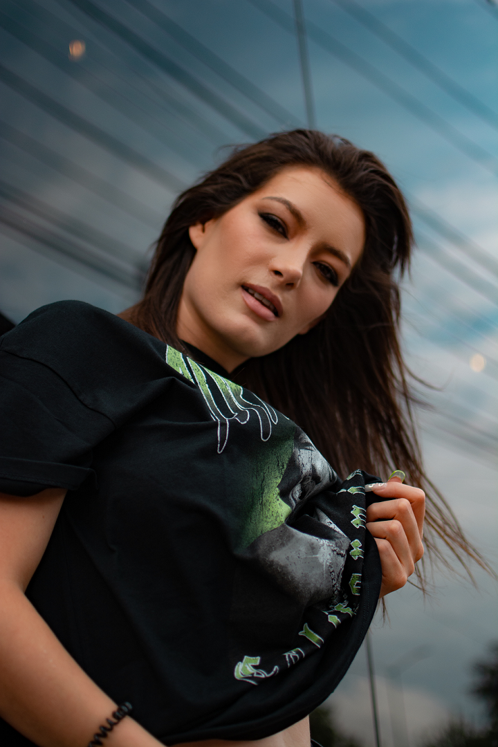 Isa La Mexicana se prepara para el lanzamiento de su EP debut junto a grandes productores