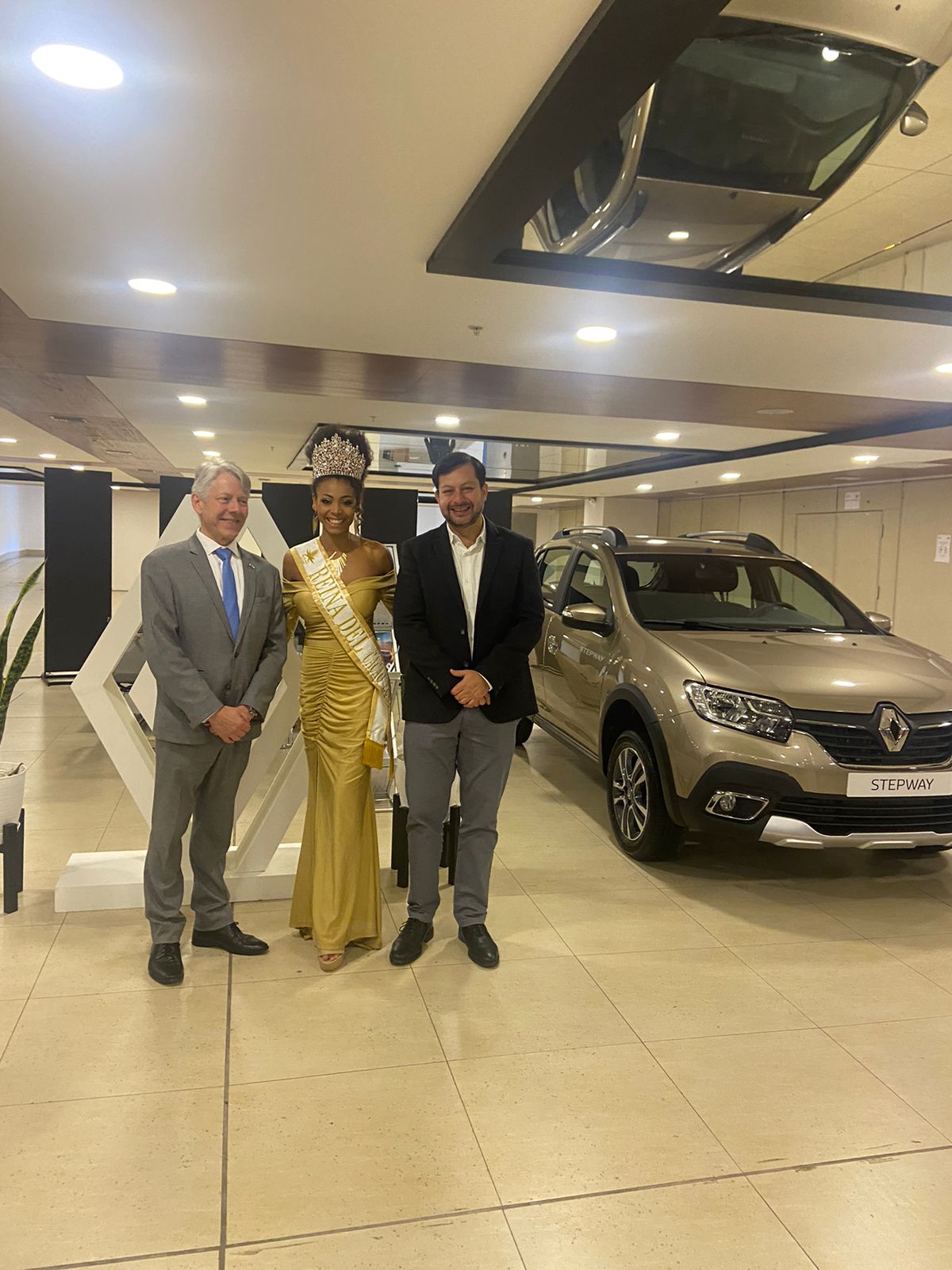 RENAULT PRESENTÓ SU ELEGANCIA Y TECNOLOGÍA EN EL SALÓN DEL CHOCOLATE 2023