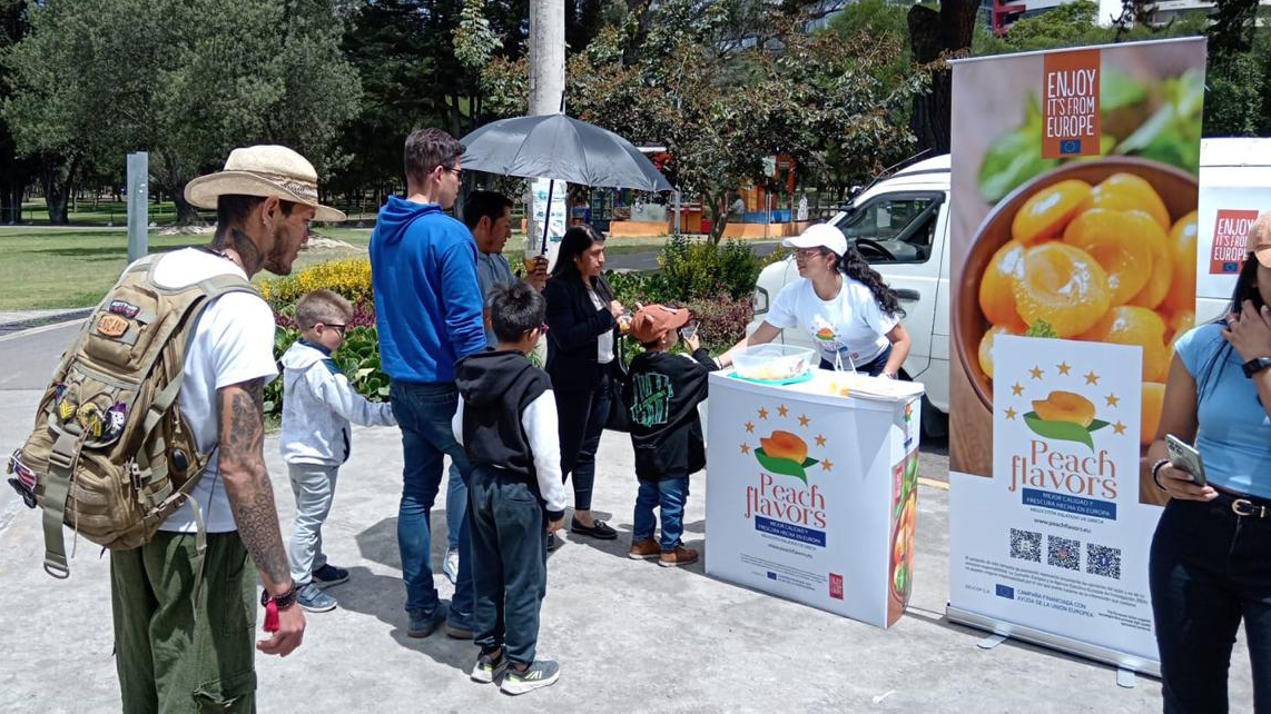 Peach Flavors America: Promociones en Perú y Ecuador con Deliciosas Degustaciones de Melocotones Europeos Financiadas por la UE